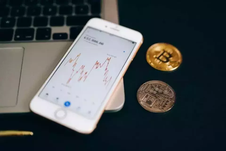 Harga Bitcoin Terkoreksi di Tengah Memanasnya Geopolitik dan Sikap Hati-Hati Investor